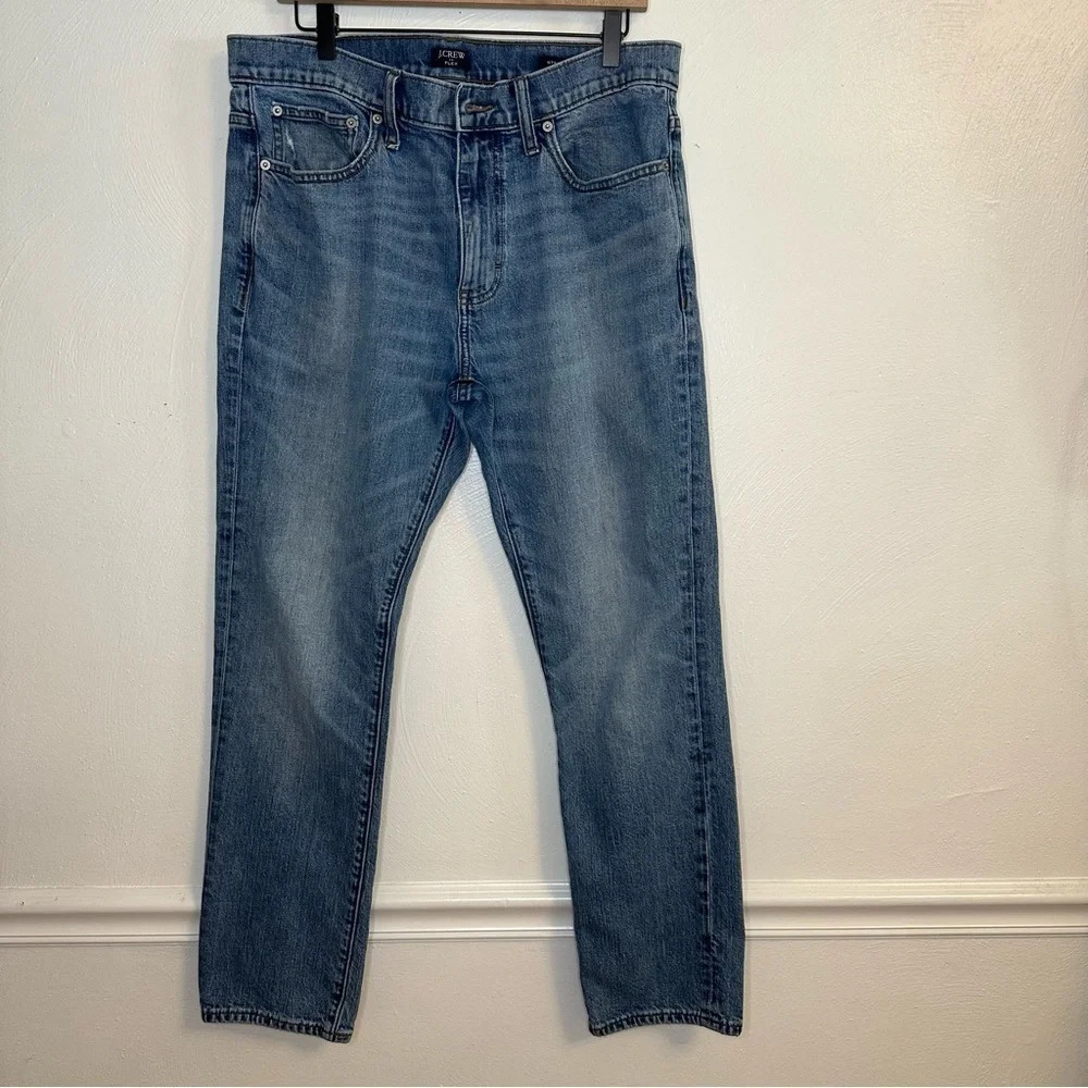J Crew Men's Straight-fit jean in signature flex size 34/30(e5